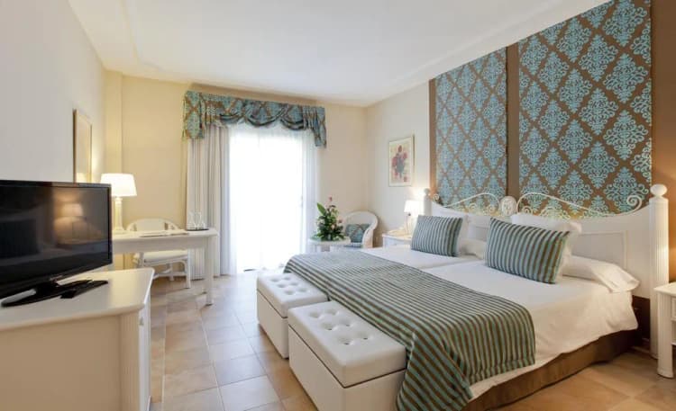 Double or Twin STANDARD Room, Lago Garden Apart-suites & Spa Hotel, Majorca