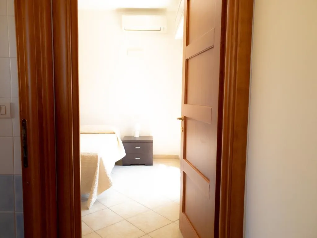 APARTMENT GARDEN VIEW Room, PMS CaseVacanze Olbia, Olbia