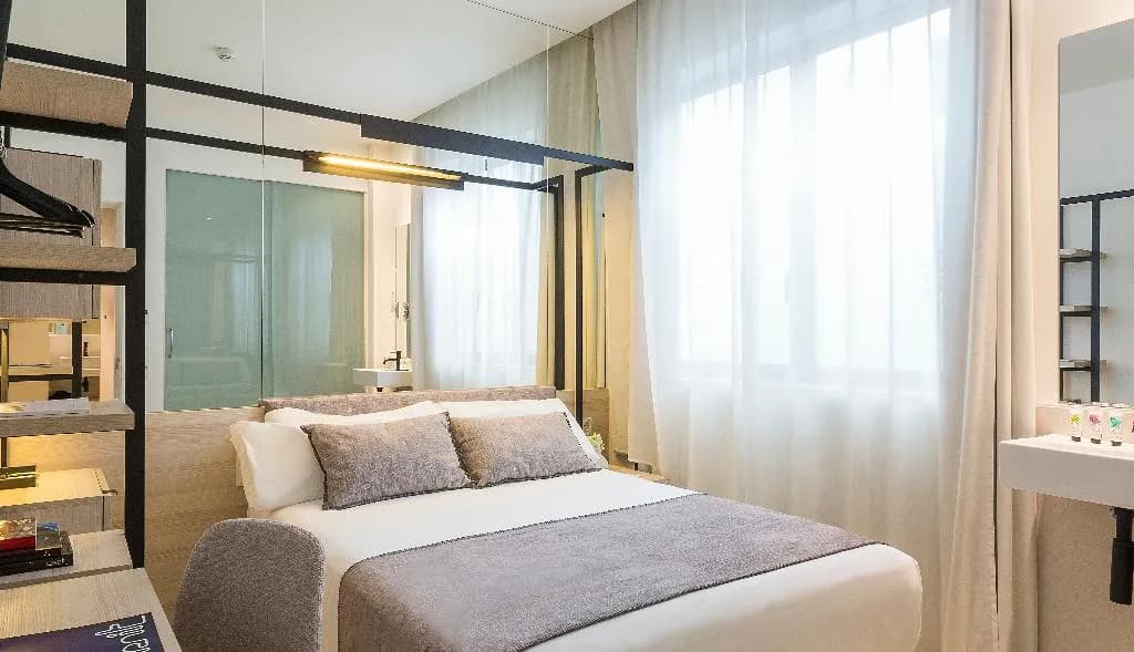 DOUBLE BASIC Room, Denit Barcelona, Barcelona