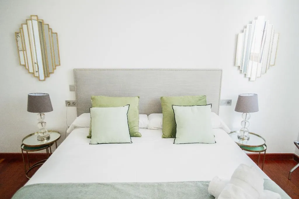 APARTMENT ONE BEDROOM Room, azz Apartamentos Torre de la Plata, Seville