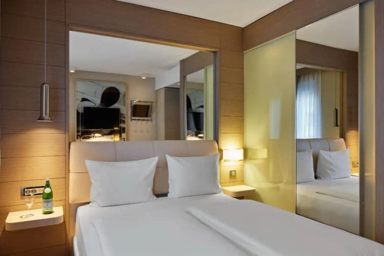 DOUBLE STANDARD Room, Titanic Comfort Mitte, Berlin