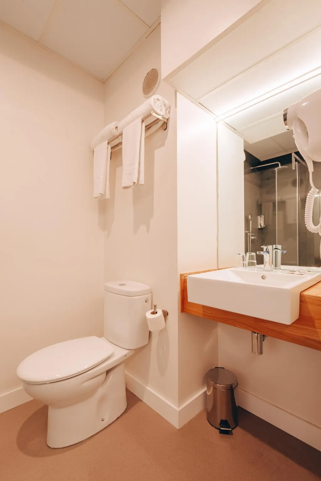 DOUBLE SINGLE USE STANDARD Room, Vertice Roomspace Madrid, Madrid