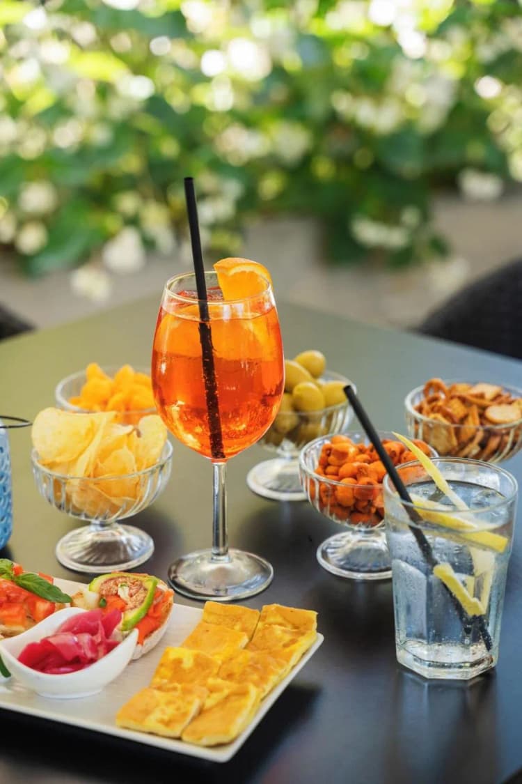 Bar, Villa Maria Regina, Rome