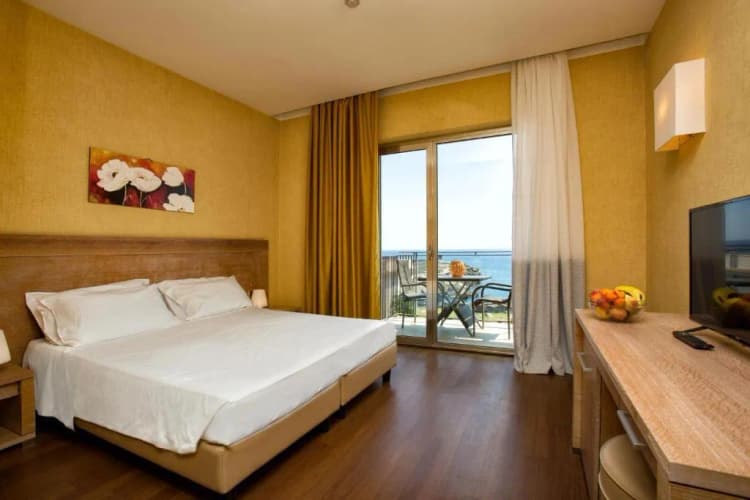 DOUBLE SINGLE USE SUPERIOR SEA VIEW Room, Yachting Palace, Taormina