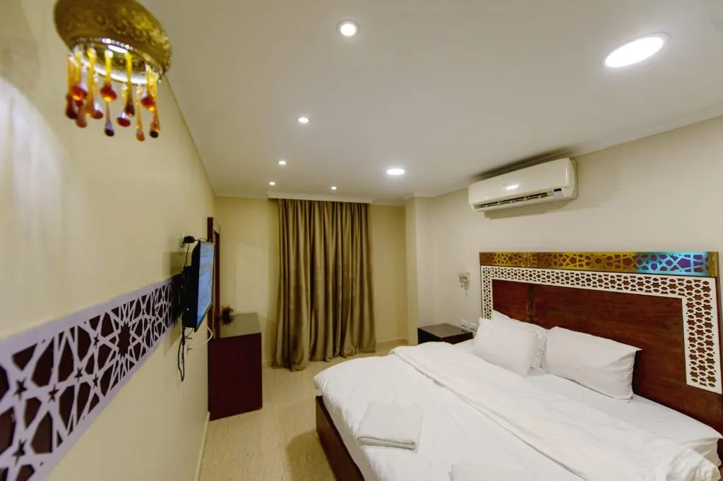 DOUBLE DELUXE ONE BED Room, Pyramids Height Hotel, Cairo