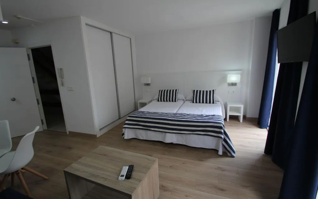 APARTMENT CAPACITY 4 ONE BEDROOM Room, Apartamentos La Mar, Costa Blanca
