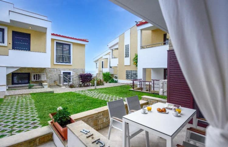 APARTMENT GARDEN VIEW Room, Elpiniki Luxury Apartments, Thessaloniki