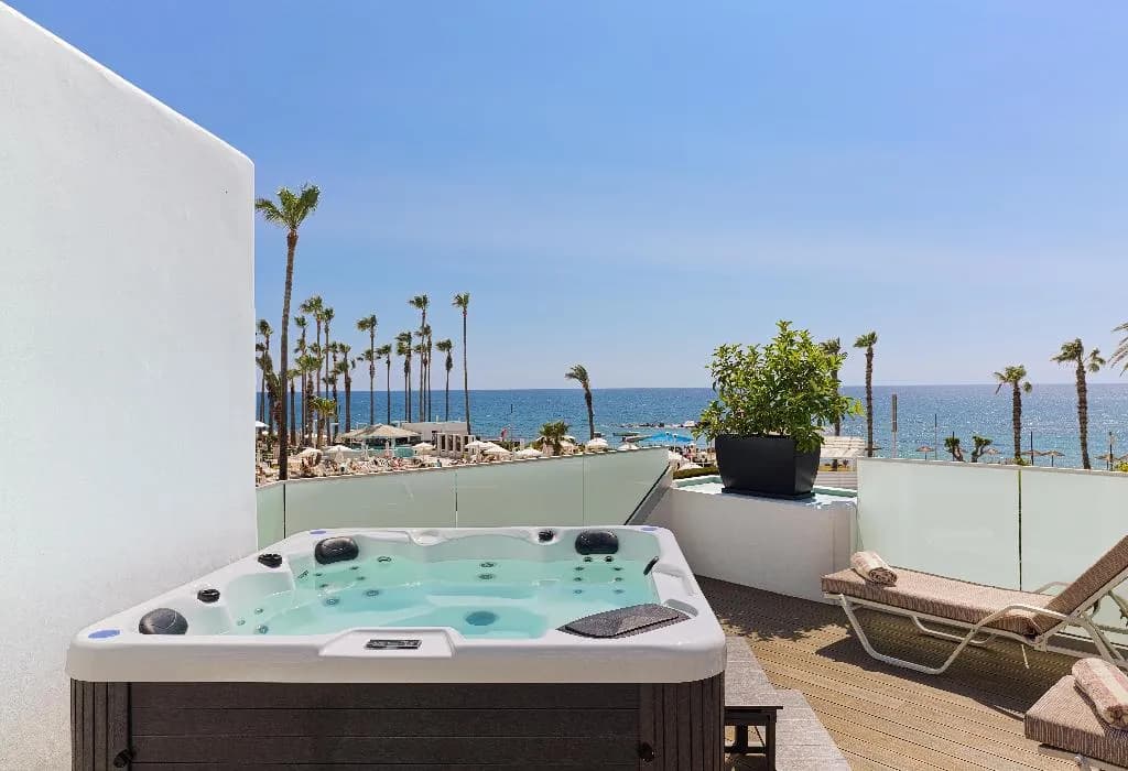 BUNGALOW STANDARD Room, Leonardo Plaza Cypria Maris Beach Hotel & Spa, Cyprus