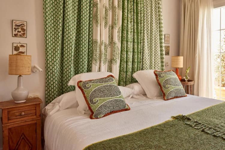 DOUBLE DELUXE ONE BEDROOM Room, Cristine Bedfor, Menorca