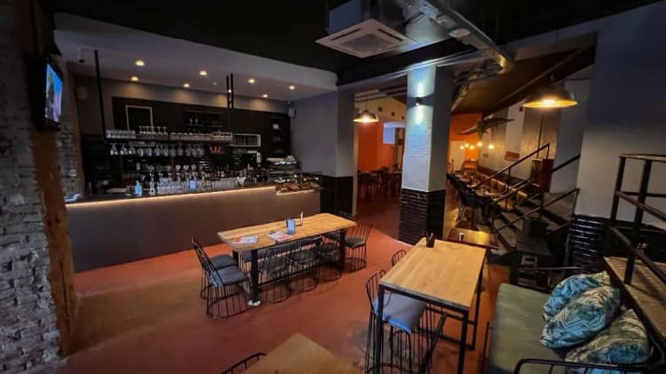 Bar, Queen Hostel, Milan