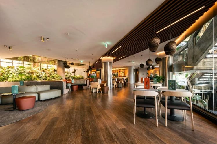 Bar, Holiday Inn Lisbon Continental, Lisbon