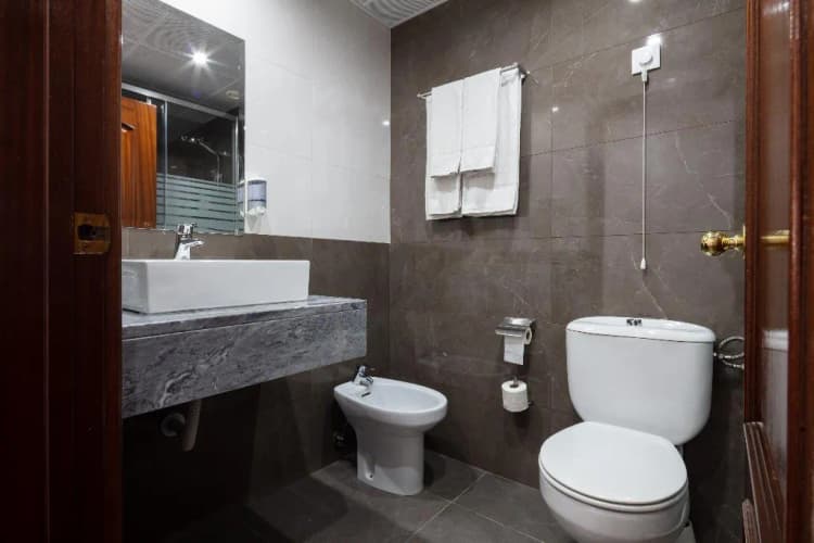 Double or Twin STANDARD Room, Anjos, Lisbon