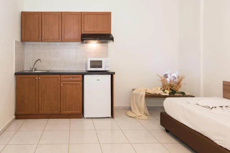 APARTMENT CAPACITY 3 ONE BEDROOM Room, Niriedes-Dionyssos Village, Crete