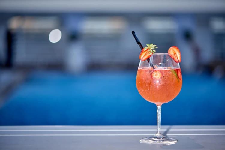 Bar, Media One, Dubai