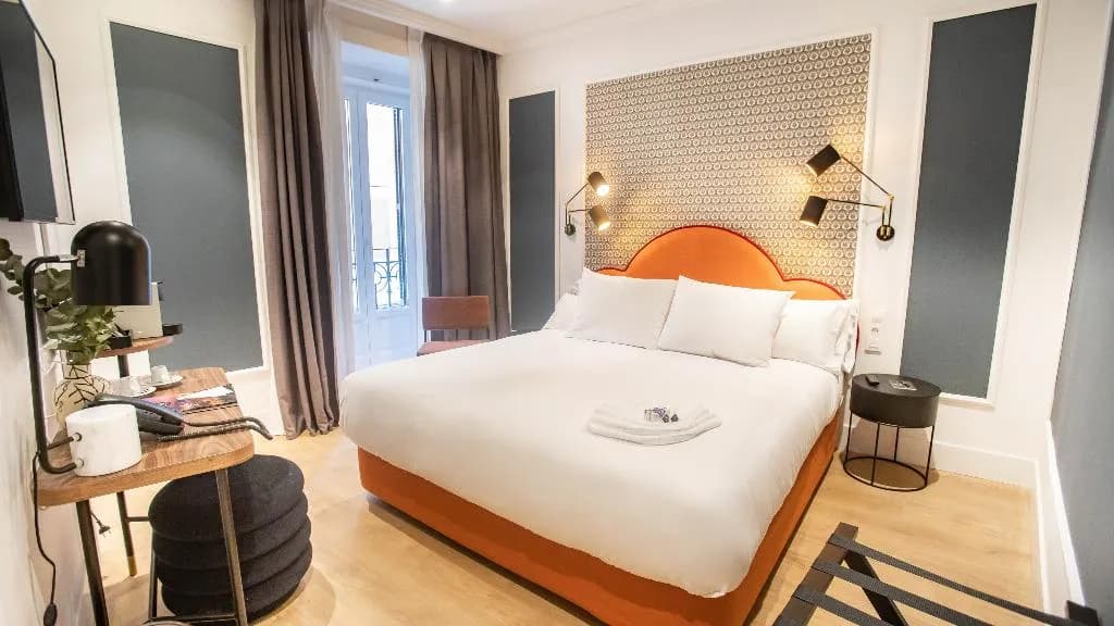 DOUBLE STANDARD Room, Soho Boutique Opera, Madrid