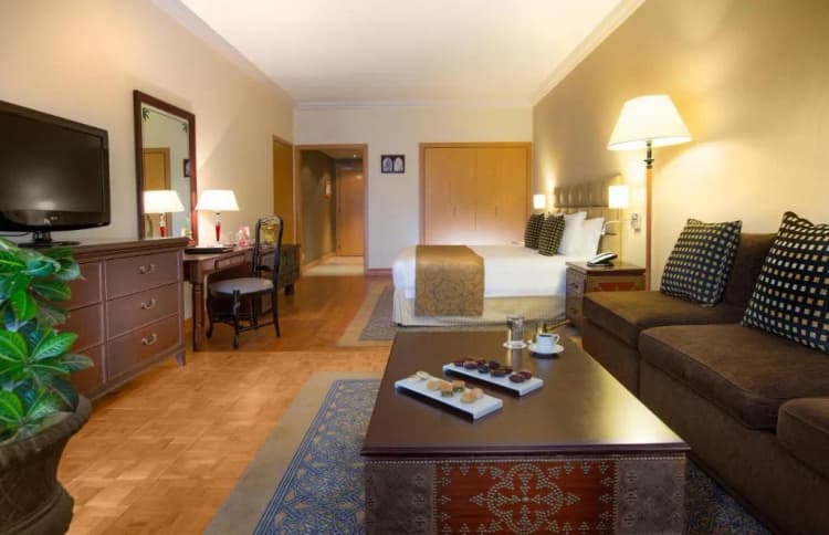 FAMILY ROOM STANDARD Room, Millennium Plaza Downtown Suites exCrowne Plaza Ap, Dubai