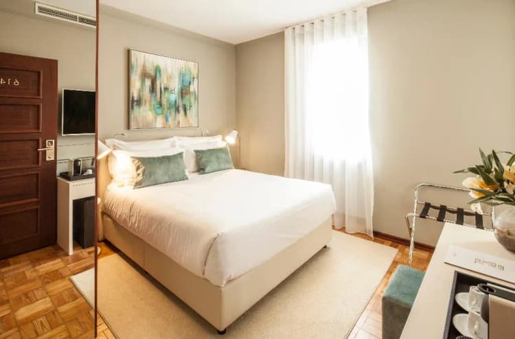 DOUBLE SUPERIOR Room, Luzeiros Suites, Lisbon