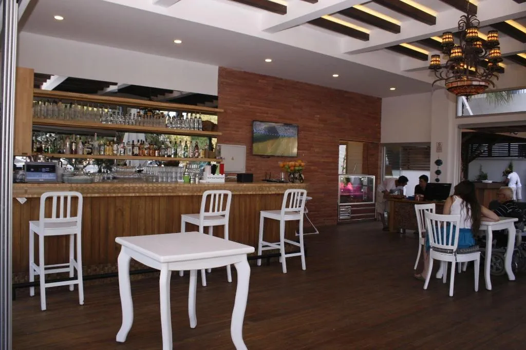 Bar, Meggs Bodrum Beach Hotel, Bodrum