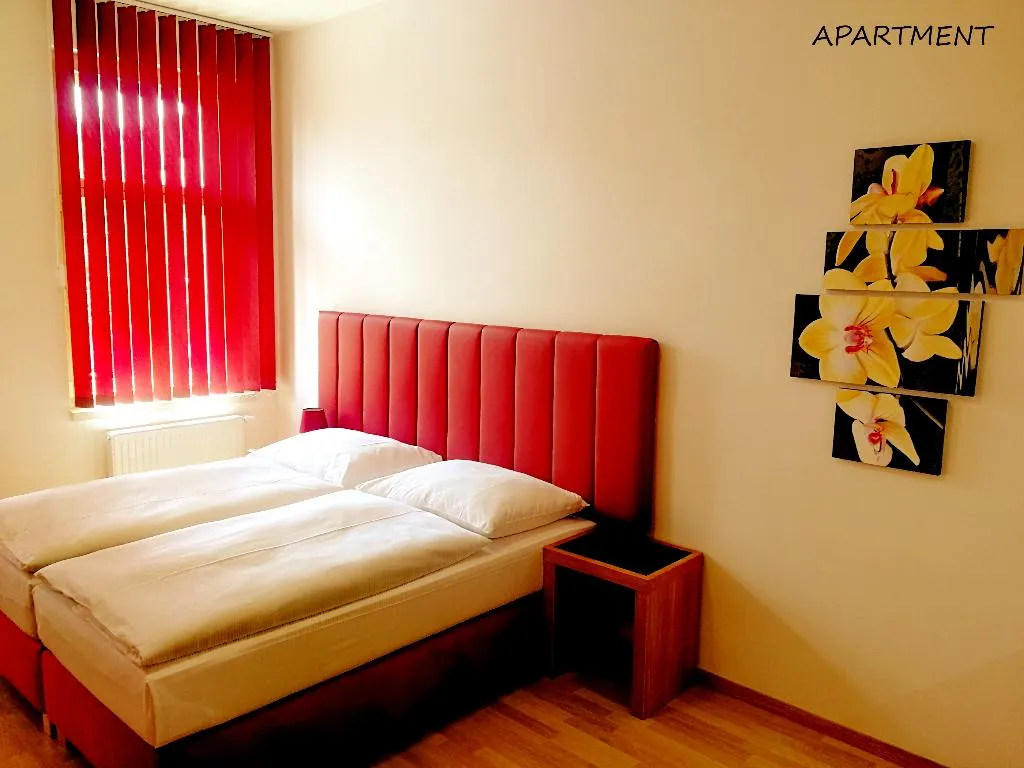 APARTMENT CAPACITY 2 ONE BEDROOM Room, Otakar, Prague