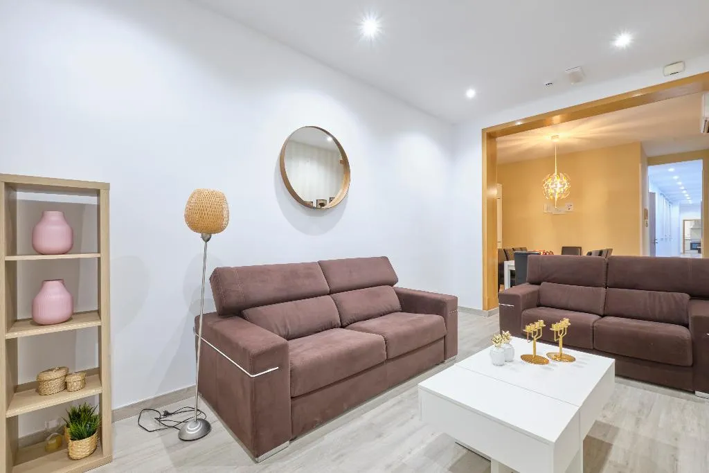APARTMENT CAPACITY 10 Room, Apartamentos en Sol, Madrid