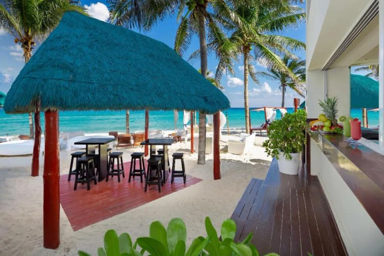 Bar, The Pyramid Cancun by Oasis, Cancun Area