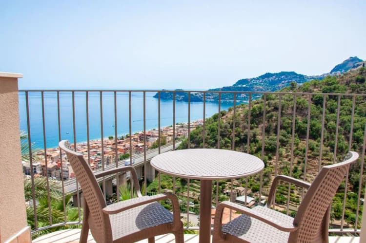 Double or Twin SIDE SEA VIEW WITH BALCONY Room, Antares, Catania