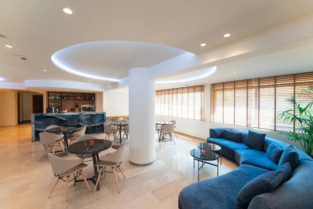Bar, Amphitryon city hotel, Rhodes