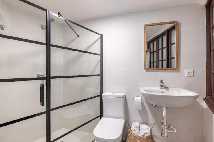 APARTMENT CAPACITY 7 THREE BEDROOMS Room, Libere Malaga la Merced, Costa Del Sol