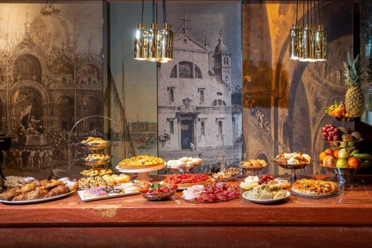 Bar, Palazzetto Madonna, Venice