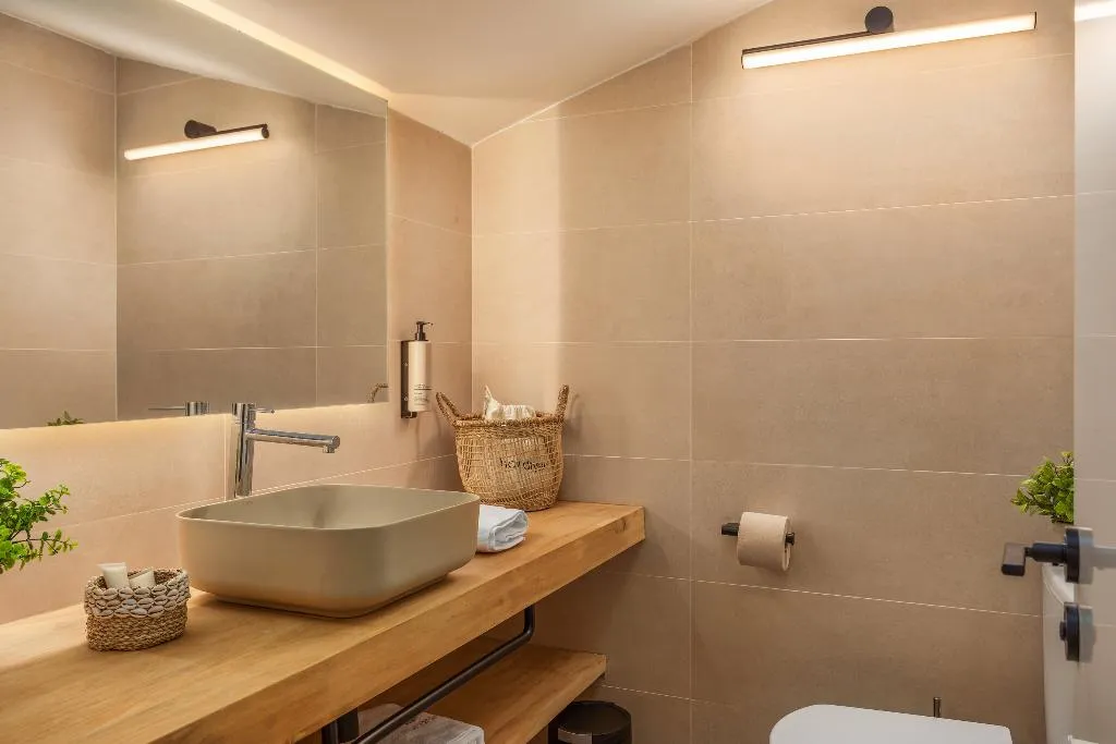 APARTMENT CAPACITY 8 THREE BEDROOMS Room, Marconia Boutique Residence, Costa Brava