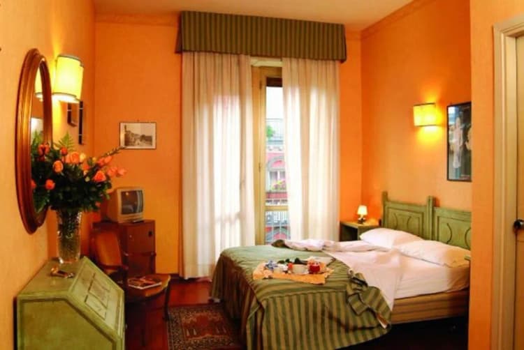 DOUBLE SUPERIOR Room, Borbone Di Napoli, Naples