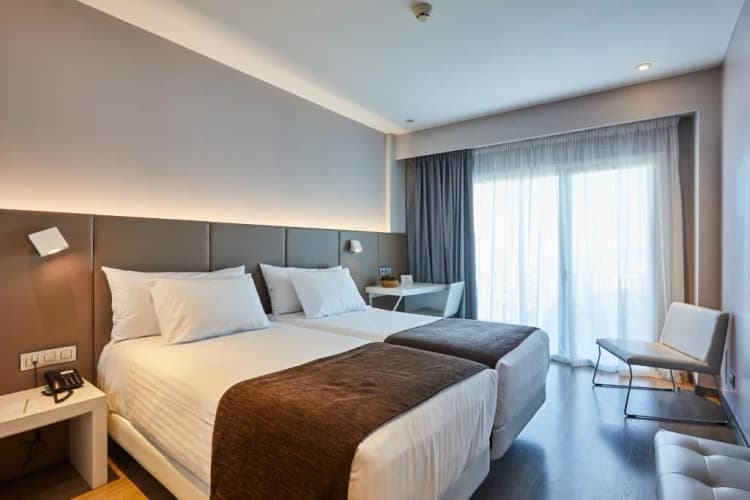 DOUBLE SINGLE USE DELUXE Room, Silken Turcosa 3* Sup, Valencia