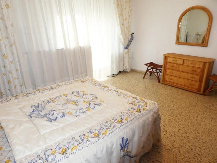 APARTMENT CAPACITY 8 THREE BEDROOMS Room, Apartamentos Gandía Primera Línea de Playa 3000, Valencia
