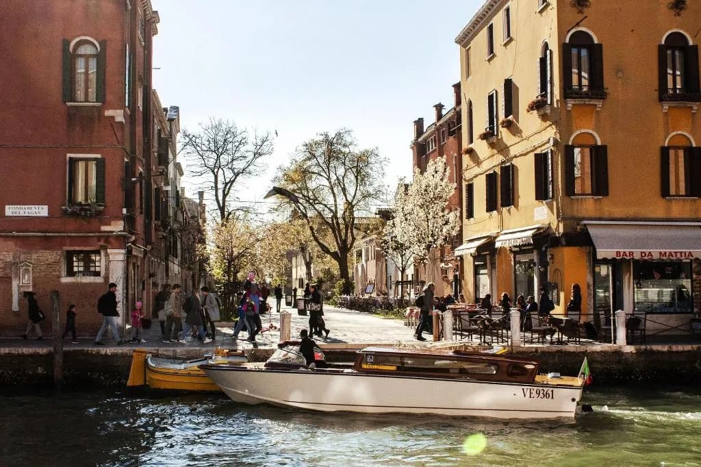 General view, Ai Tre Ponti, Venice