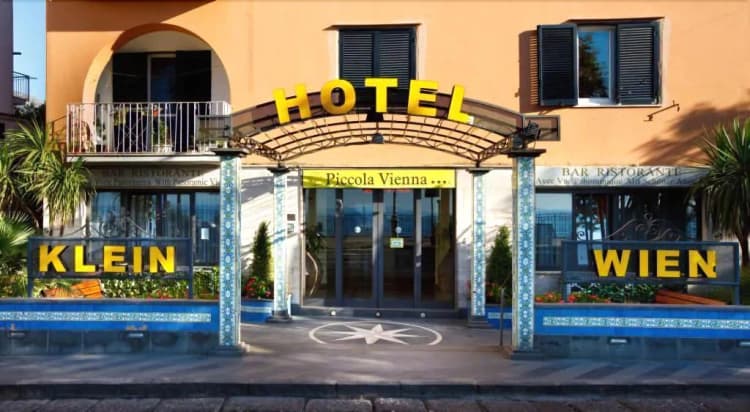 General view, Hotel Klein Wien, Naples