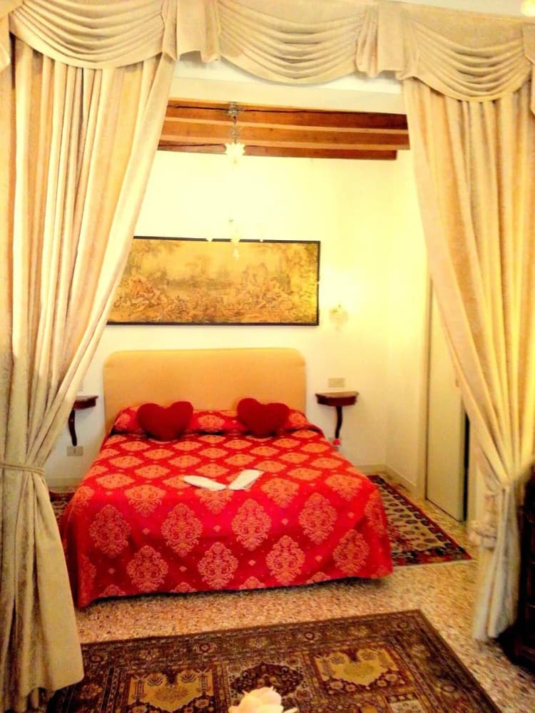 APARTMENT TWO BEDS Room, Hotel San Luca, Venice