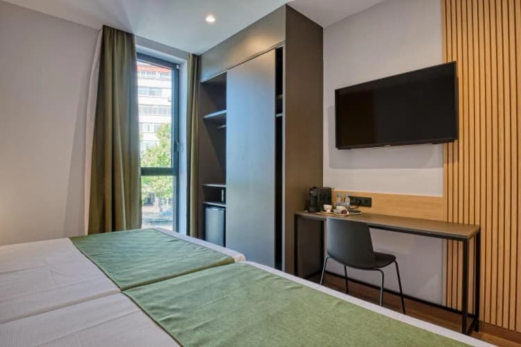 General view, Hotel Dwo Colours Alcala, Madrid