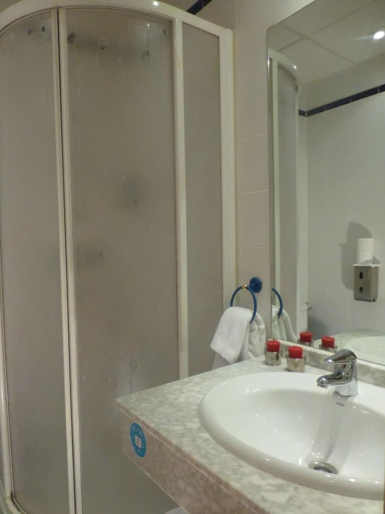 DOUBLE STANDARD Room, Hostal El Val, Madrid