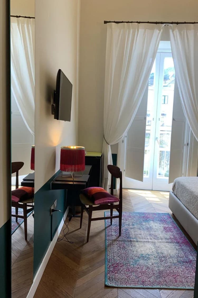 DOUBLE CLASSIC QUEEN BED Room, Accademia 39, Naples