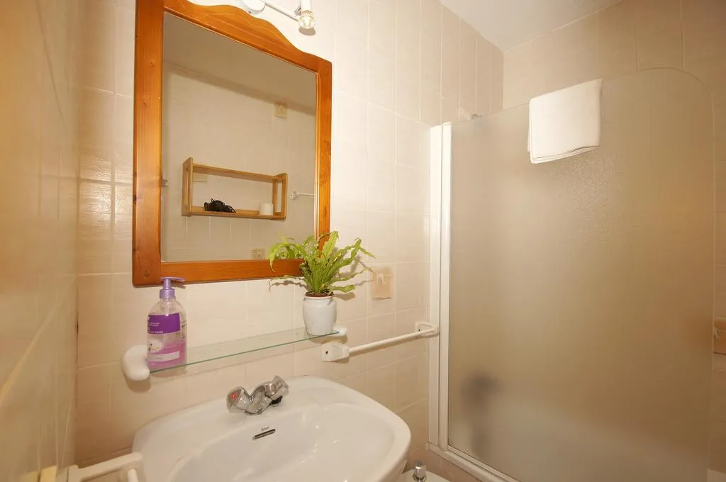 BUNGALOW TWO BEDROOMS ONE BATHROOM Room, Bungalows Ses Malves, Menorca