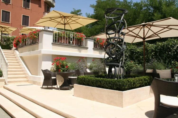 Bar, Villa Duse, Rome