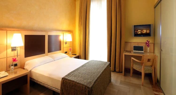 DOUBLE SINGLE USE STANDARD Room, Nouvel, Barcelona