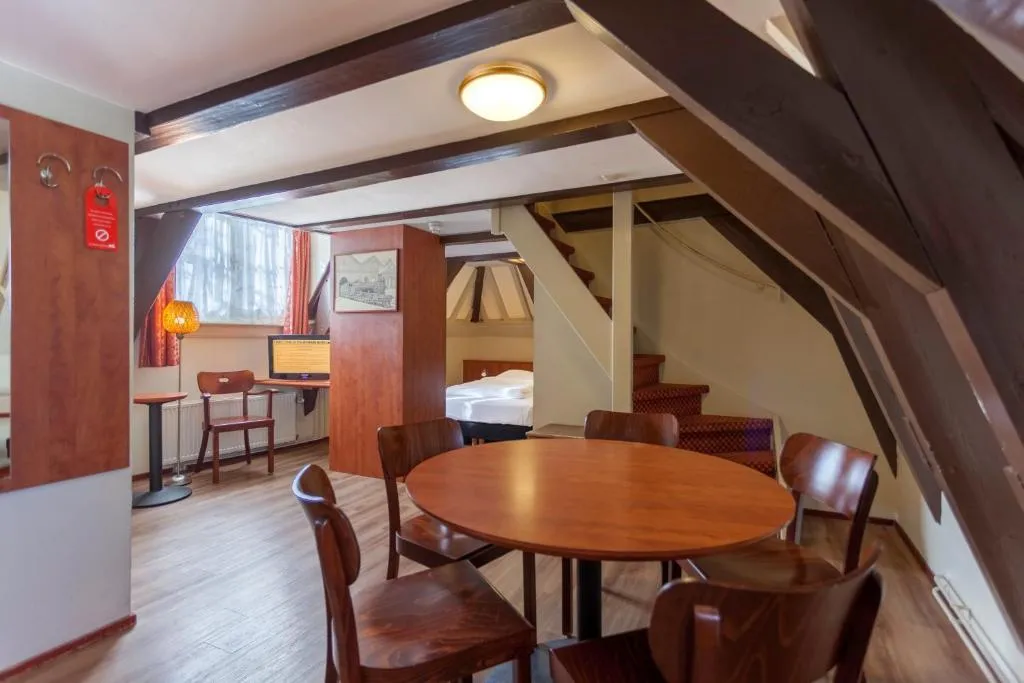APARTMENT STANDARD Room, A-train, Amsterdam