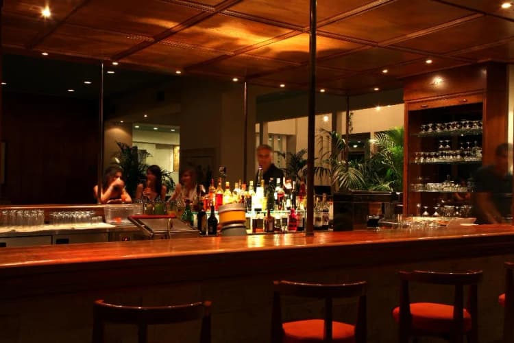 Bar, King Saron Club Marmara, Athens