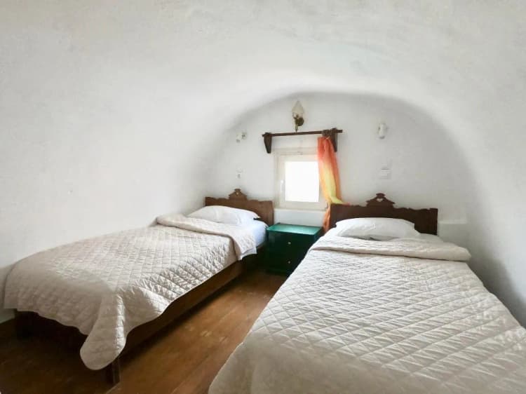 APARTMENT DELUXE Room, Anny Studios Perissa Beach, Santorini