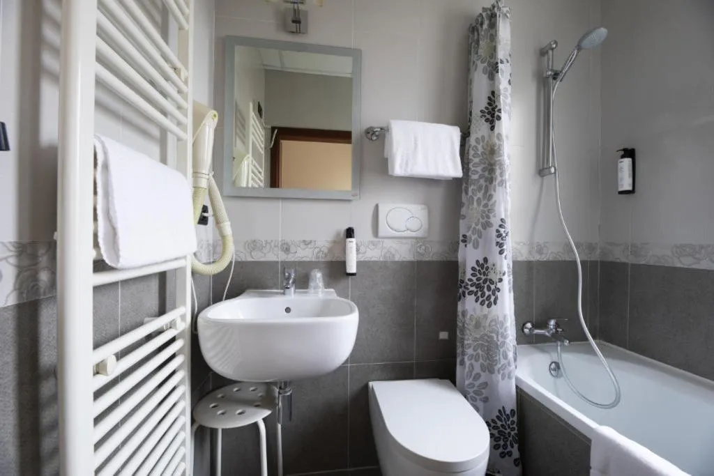DOUBLE STANDARD Room, Vienna, Venice