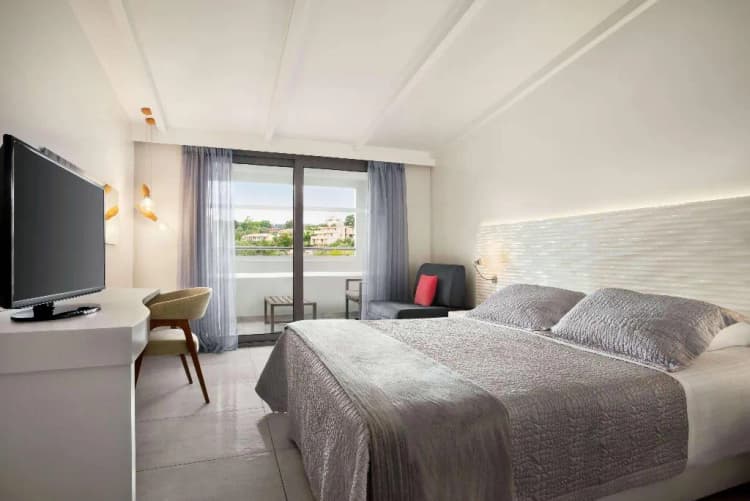 DOUBLE SUPERIOR Room, TRYP by Wyndham Corfu Dassia, Corfu
