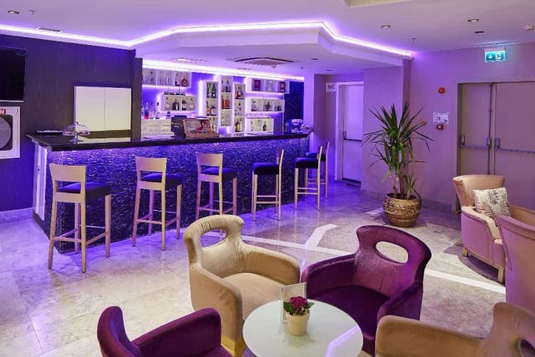 Bar, DoubleTree By Hilton Izmir Alsancak, Izmir