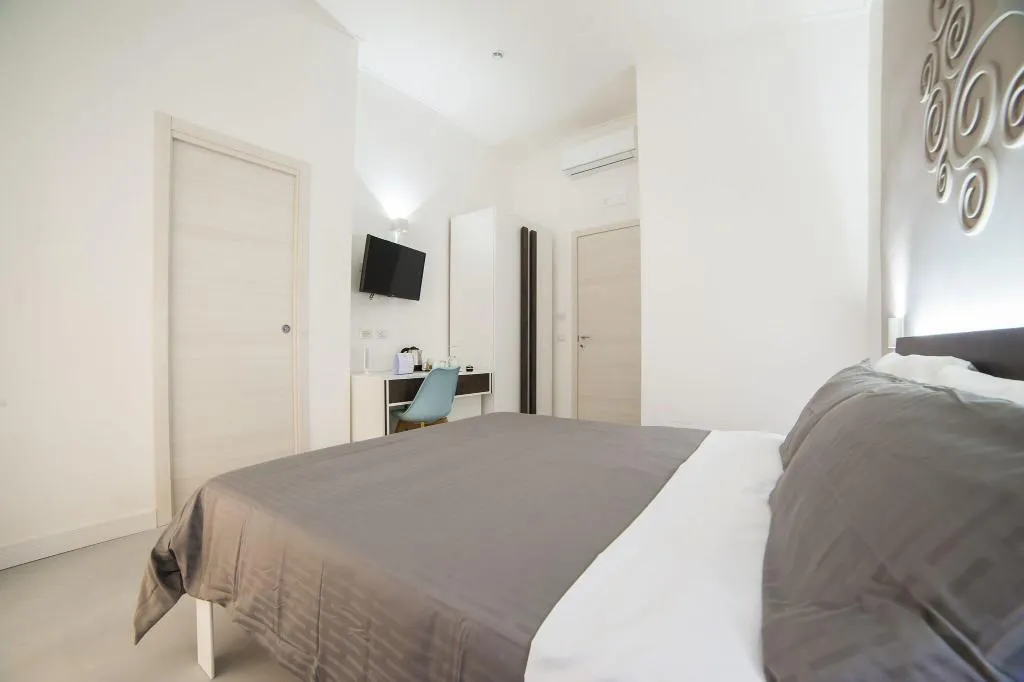 DOUBLE QUEEN SIZE BED Room, Dada Suite, Naples