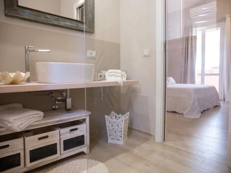 DOUBLE DELUXE WITH BALCONY Room, Le Saline Suites, Cagliari
